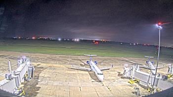 Weather camera view of Lake Charles Rgnl Arpt terminal bldg.