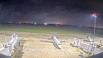 Weather camera view of Lake Charles Rgnl Arpt terminal bldg.