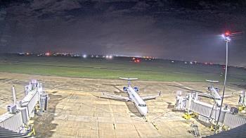 Weather camera view of Lake Charles Rgnl Arpt terminal bldg.