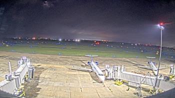 Weather camera view of Lake Charles Rgnl Arpt terminal bldg.
