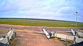 Weather camera view of Lake Charles Rgnl Arpt terminal bldg.