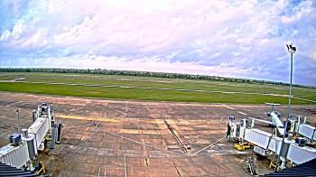 Weather camera view of Lake Charles Rgnl Arpt terminal bldg.