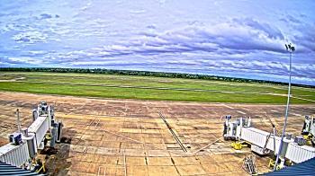 Weather camera view of Lake Charles Rgnl Arpt terminal bldg.