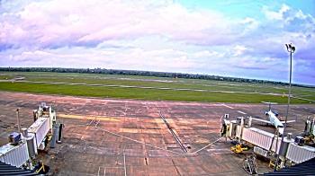 Weather camera view of Lake Charles Rgnl Arpt terminal bldg.