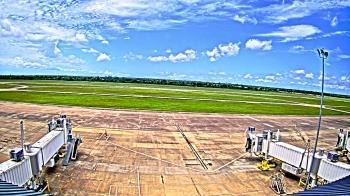 Weather camera view of Lake Charles Rgnl Arpt terminal bldg.