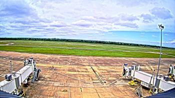 Weather camera view of Lake Charles Rgnl Arpt terminal bldg.