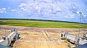 Weather camera view of Lake Charles Rgnl Arpt terminal bldg.
