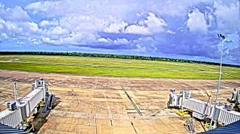 Weather camera view of Lake Charles Rgnl Arpt terminal bldg.