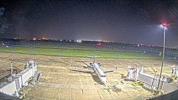Weather camera view of Lake Charles Rgnl Arpt terminal bldg.