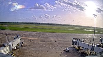 Weather camera view of Lake Charles Rgnl Arpt terminal bldg.