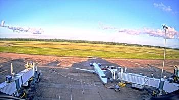 Weather camera view of Lake Charles Rgnl Arpt terminal bldg.