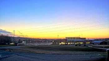 Weather camera view of Pequea Valley IS.