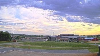 Weather camera view of Pequea Valley IS.