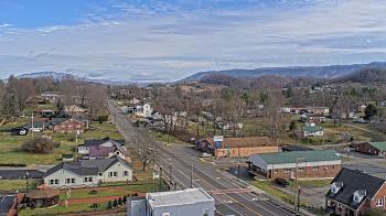 Weather camera view of Russell County Courthouse.