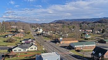 Weather camera view of Russell County Courthouse.