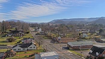 Weather camera view of Russell County Courthouse.