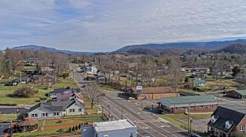 Weather camera view of Russell County Courthouse.