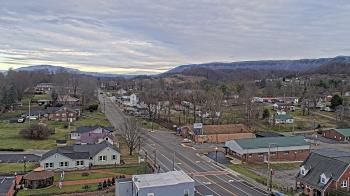 Weather camera view of Russell County Courthouse.