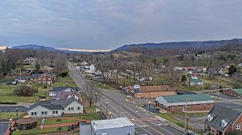 Weather camera view of Russell County Courthouse.