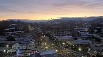 Weather camera view of Russell County Courthouse.
