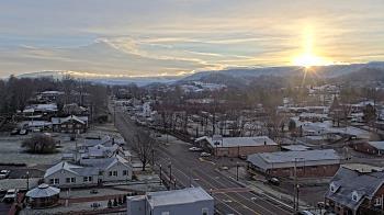 Weather camera view of Russell County Courthouse.