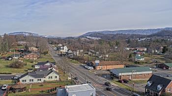 Weather camera view of Russell County Courthouse.