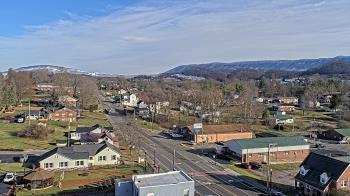 Weather camera view of Russell County Courthouse.