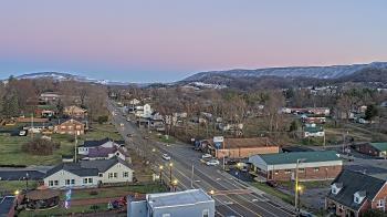 Weather camera view of Russell County Courthouse.