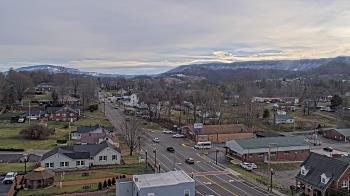 Weather camera view of Russell County Courthouse.