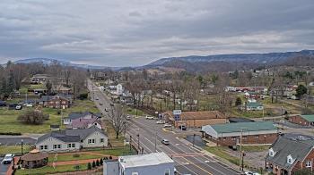 Weather camera view of Russell County Courthouse.