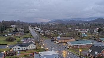 Weather camera view of Russell County Courthouse.