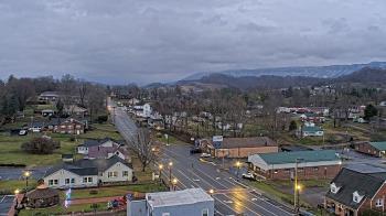 Weather camera view of Russell County Courthouse.