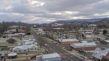 Weather camera view of Russell County Courthouse.