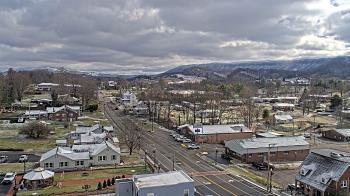 Weather camera view of Russell County Courthouse.