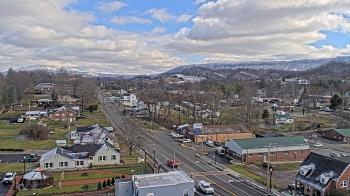 Weather camera view of Russell County Courthouse.