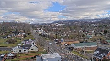Weather camera view of Russell County Courthouse.