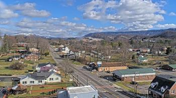Weather camera view of Russell County Courthouse.
