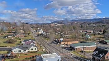Weather camera view of Russell County Courthouse.
