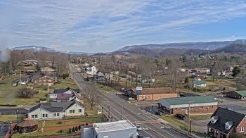 Weather camera view of Russell County Courthouse.