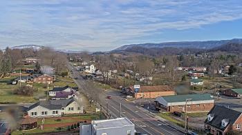 Weather camera view of Russell County Courthouse.