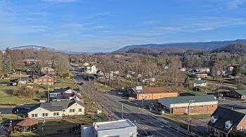 Weather camera view of Russell County Courthouse.