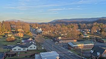 Weather camera view of Russell County Courthouse.