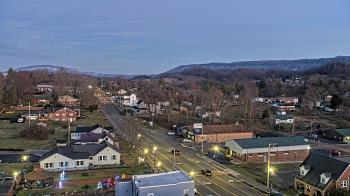 Weather camera view of Russell County Courthouse.
