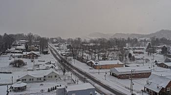 Weather camera view of Russell County Courthouse.