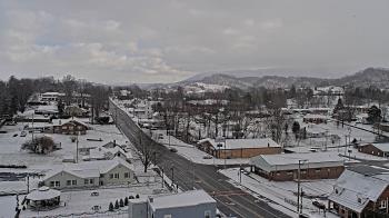 Weather camera view of Russell County Courthouse.