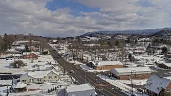 Weather camera view of Russell County Courthouse.
