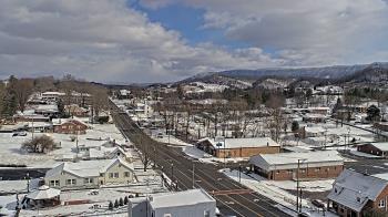 Weather camera view of Russell County Courthouse.