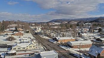 Weather camera view of Russell County Courthouse.
