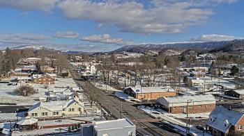 Weather camera view of Russell County Courthouse.