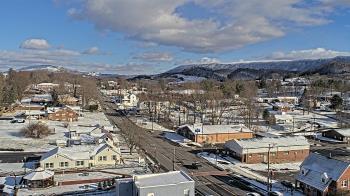 Weather camera view of Russell County Courthouse.